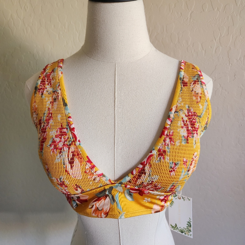 Chelsea & Violet Bikini Top Large NWT